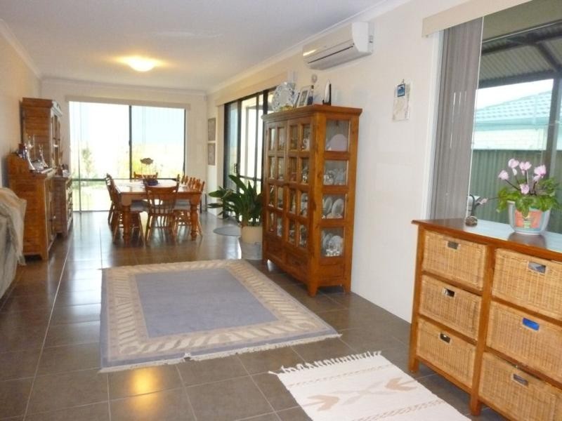 10 Eton Court, Parmelia WA 6167