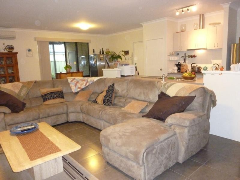 10 Eton Court, Parmelia WA 6167