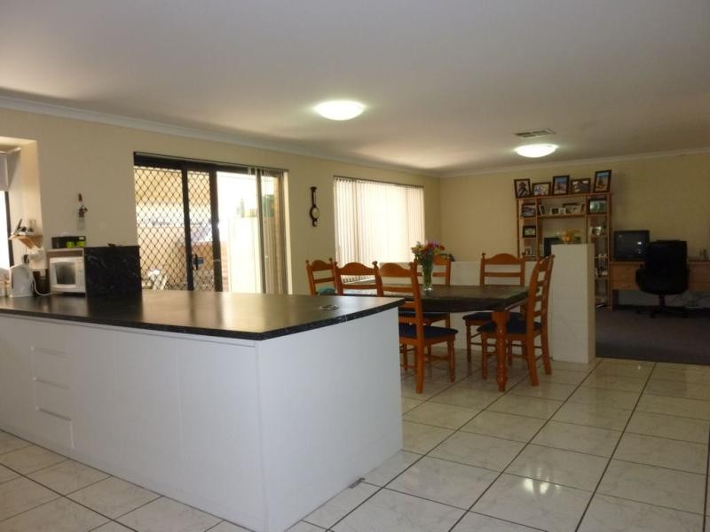 16 Drummore Way, Bertram WA 6167