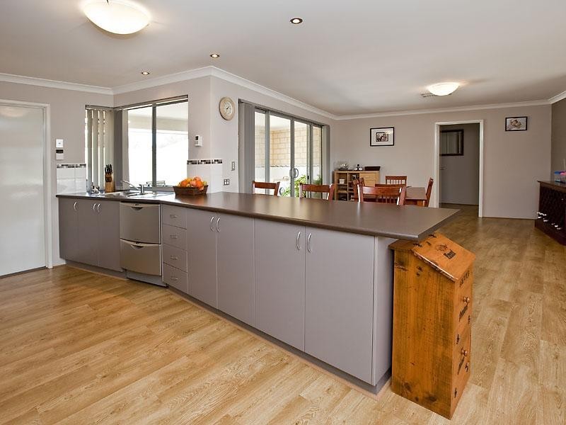 5 Doniford Way, Leda WA 6170