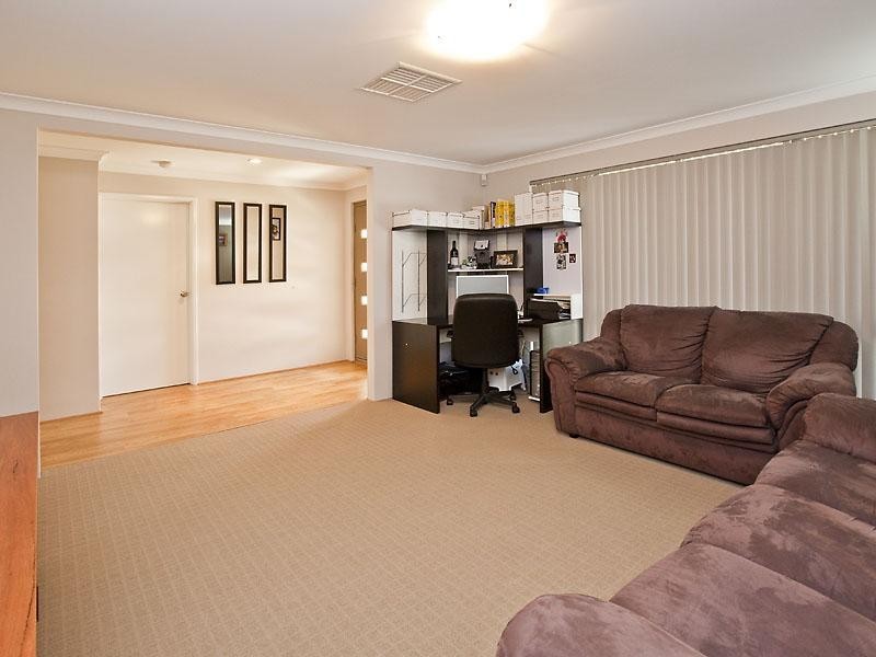 5 Doniford Way, Leda WA 6170