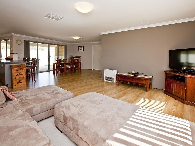 5 Doniford Way, Leda WA 6170