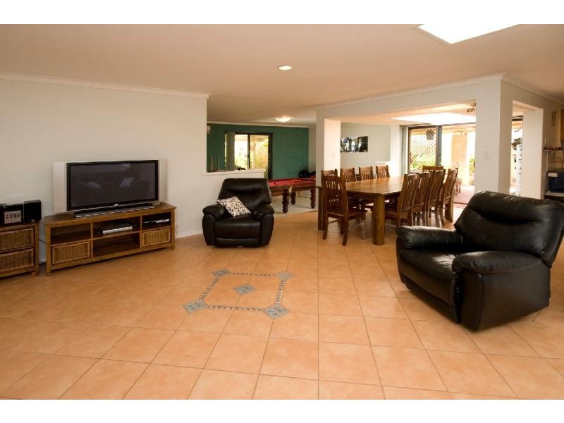 30 Haselmere Circus, Rockingham WA 6168