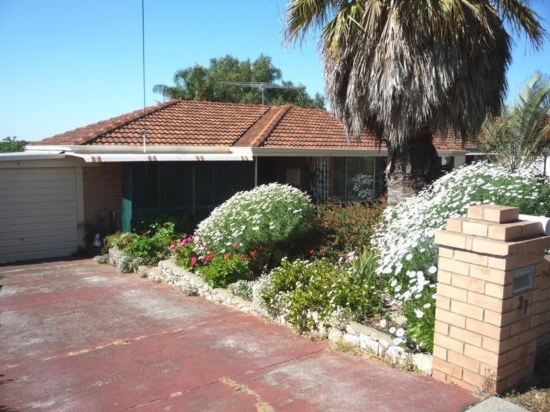 37 Pace Road, Medina WA 6167