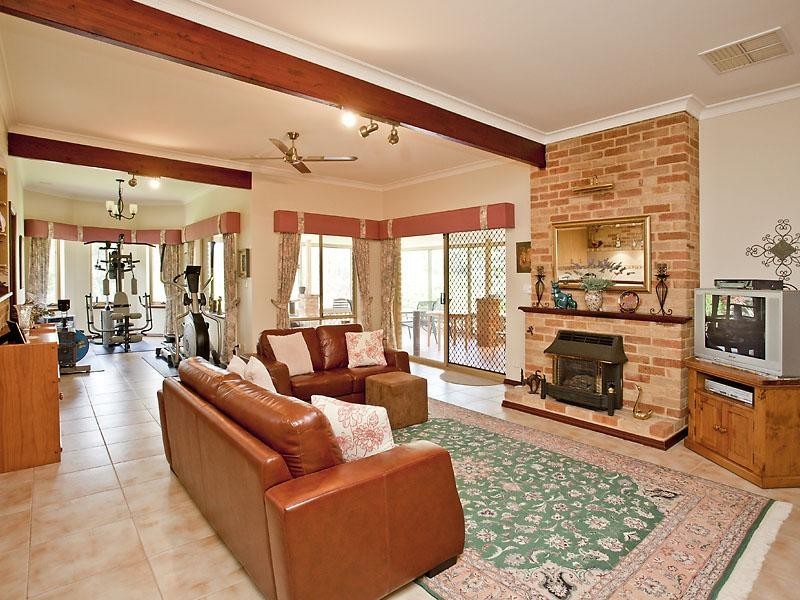 11 Weaver Lane, Wellard WA 6170