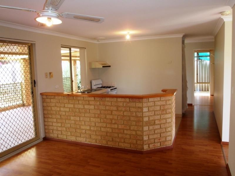 15 Bournan Heights, Parmelia WA 6167