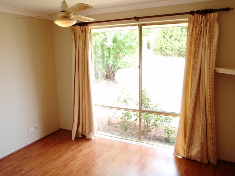 15 Bournan Heights, Parmelia WA 6167