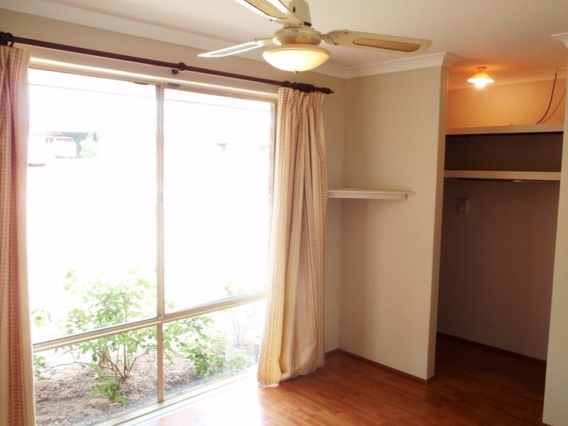 15 Bournan Heights, Parmelia WA 6167