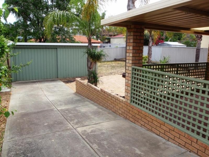 15 Bournan Heights, Parmelia WA 6167