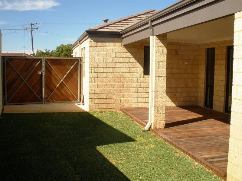 1 Crest Place, Safety Bay WA 6169