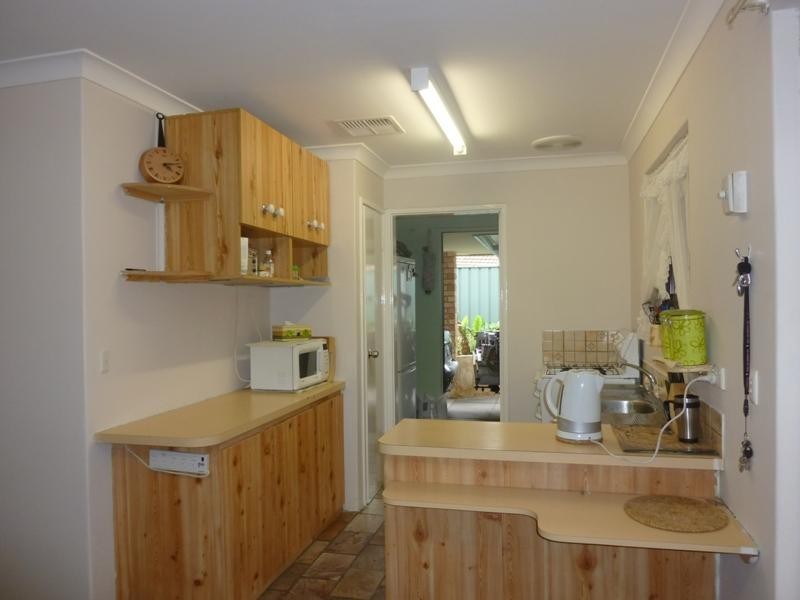 11 Kelly Close, Parmelia WA 6167