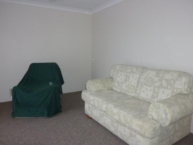 11 Kelly Close, Parmelia WA 6167