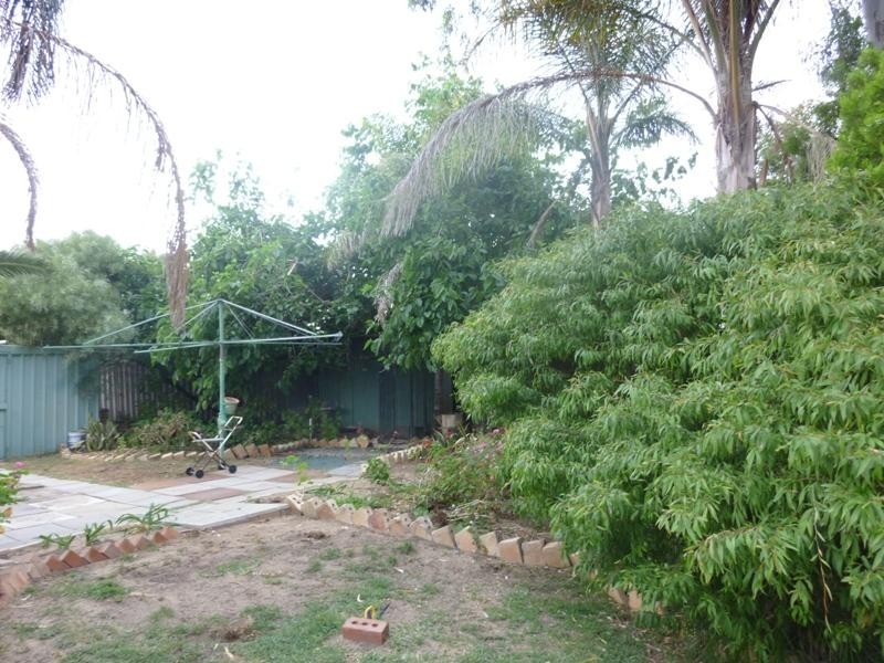 11 Kelly Close, Parmelia WA 6167