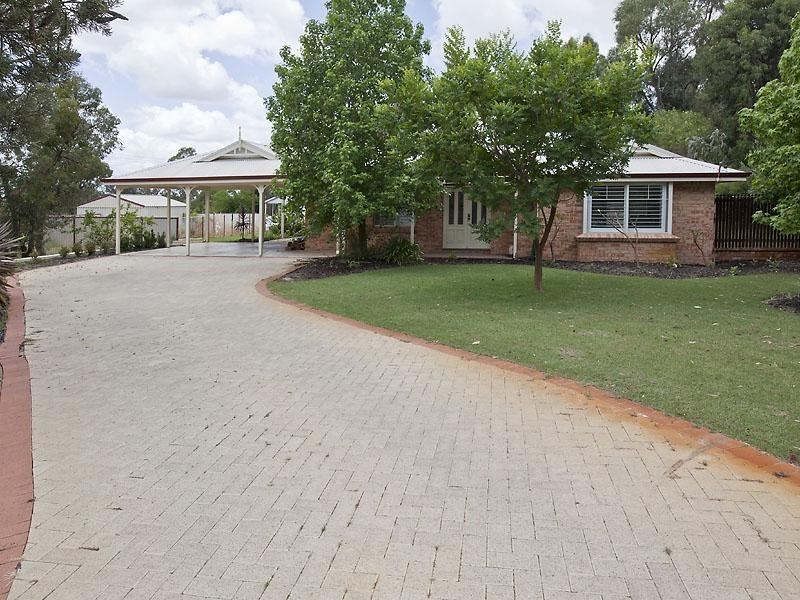 4 Saddler Close, Wellard WA 6170