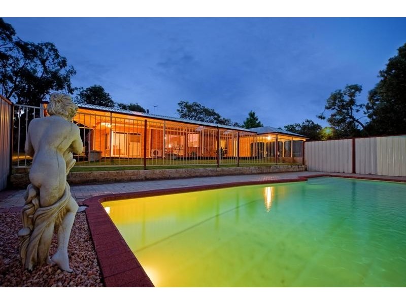 4 Saddler Close, Wellard WA 6170