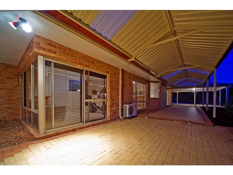 4 Saddler Close, Wellard WA 6170