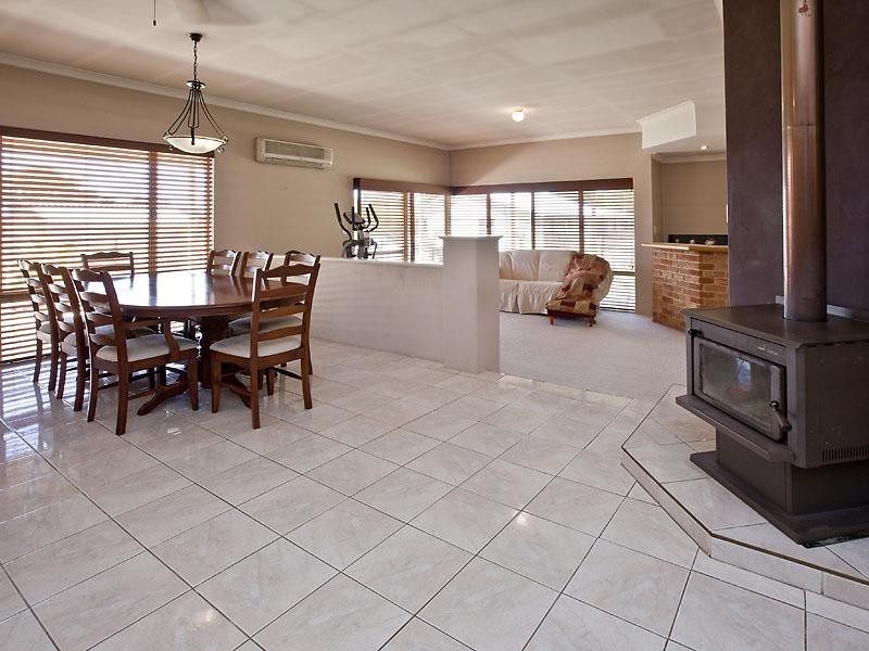4 Saddler Close, Wellard WA 6170