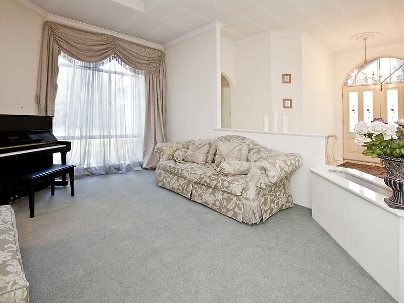 4 Saddler Close, Wellard WA 6170
