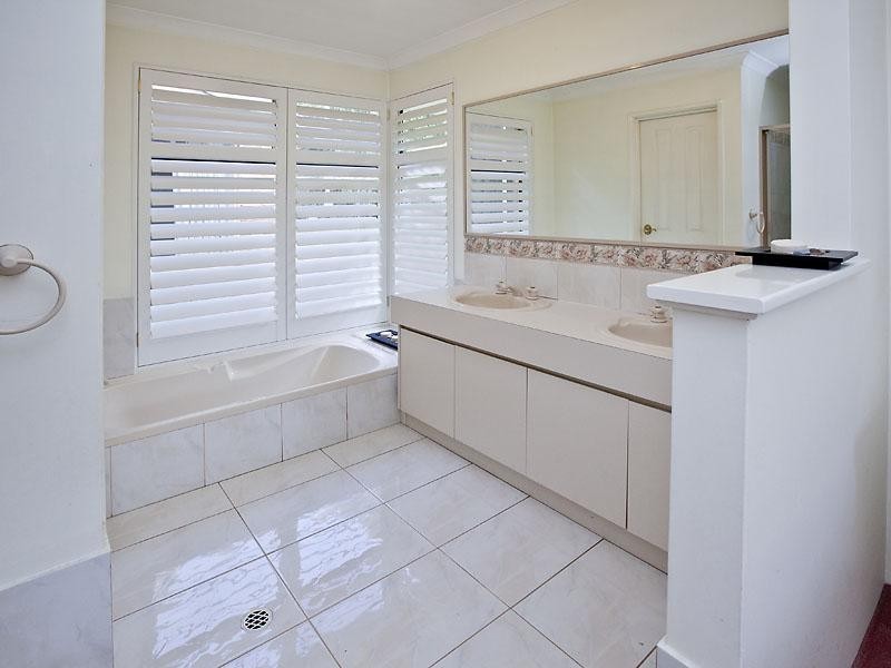 4 Saddler Close, Wellard WA 6170