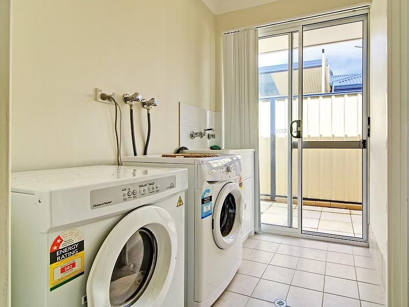128 LYON ROAD, Aubin Grove WA 6164