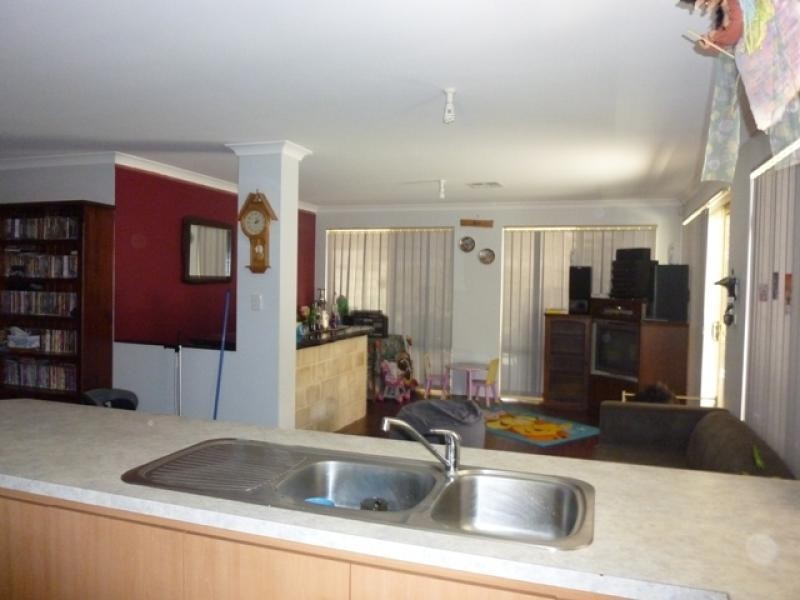 18 Kirkus Road, Medina WA 6167