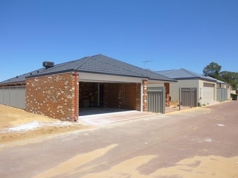 4 Cookham Green, Wellard WA 6170