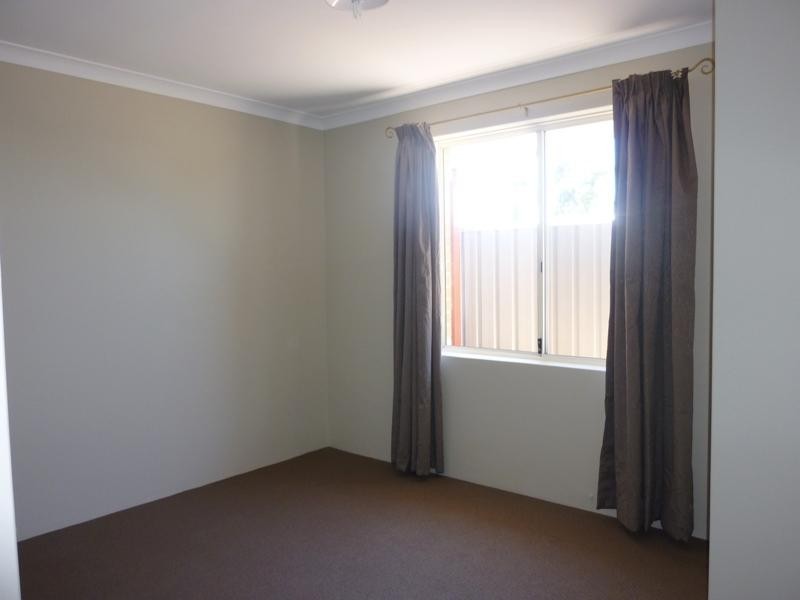 4 Cookham Green, Wellard WA 6170