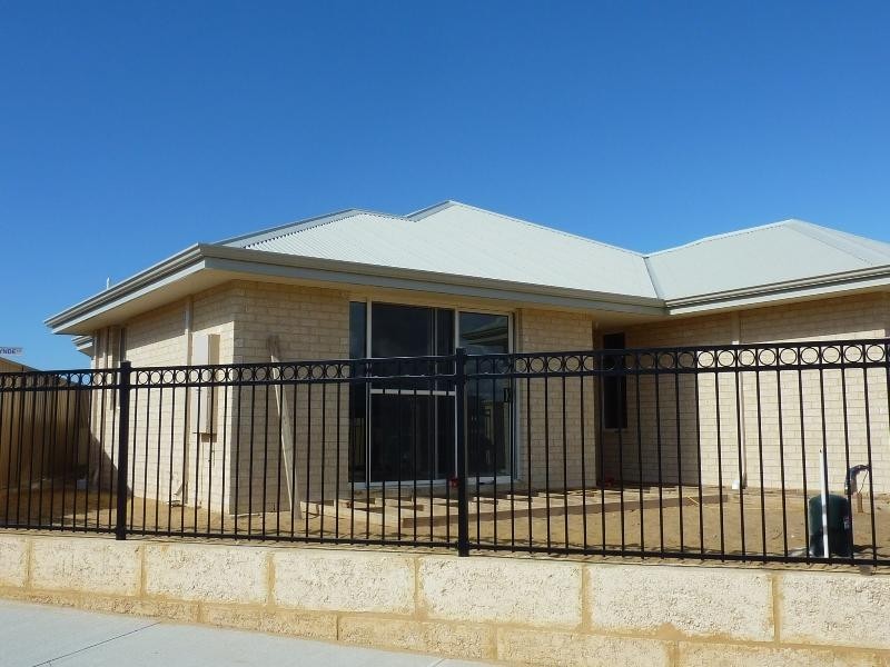 1 Antrim Way, Bertram WA 6167
