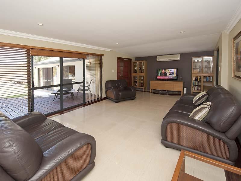 29 Freckleton Court, Wandi WA 6167