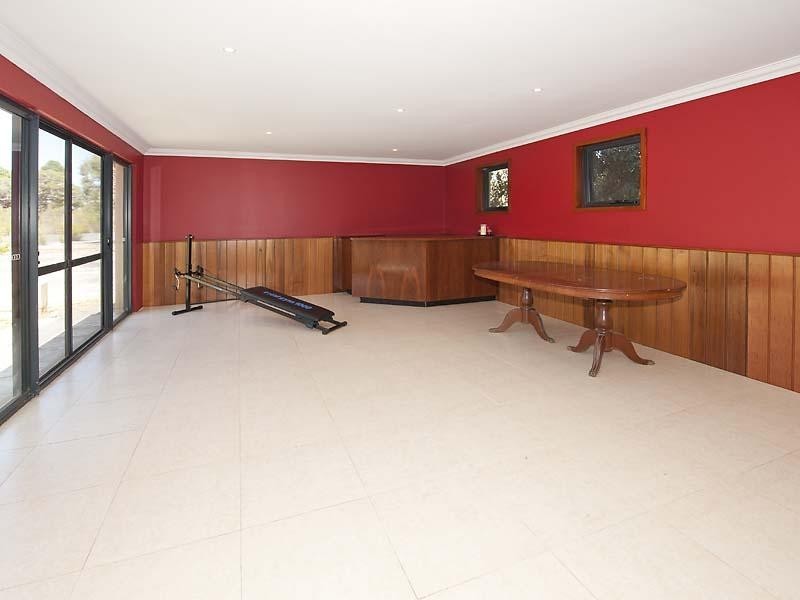 29 Freckleton Court, Wandi WA 6167