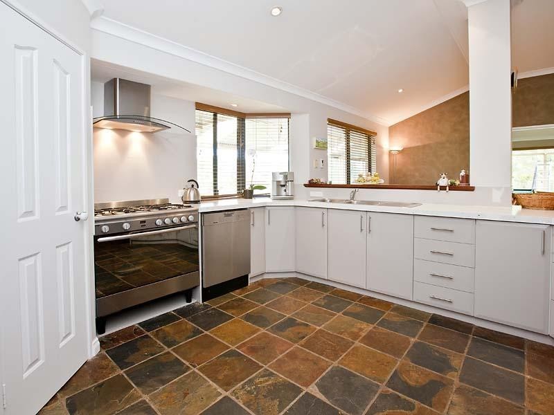 31 Shoulder Close, Wellard WA 6170