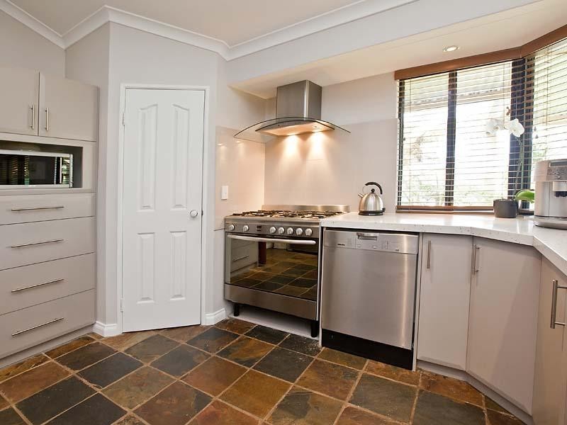 31 Shoulder Close, Wellard WA 6170