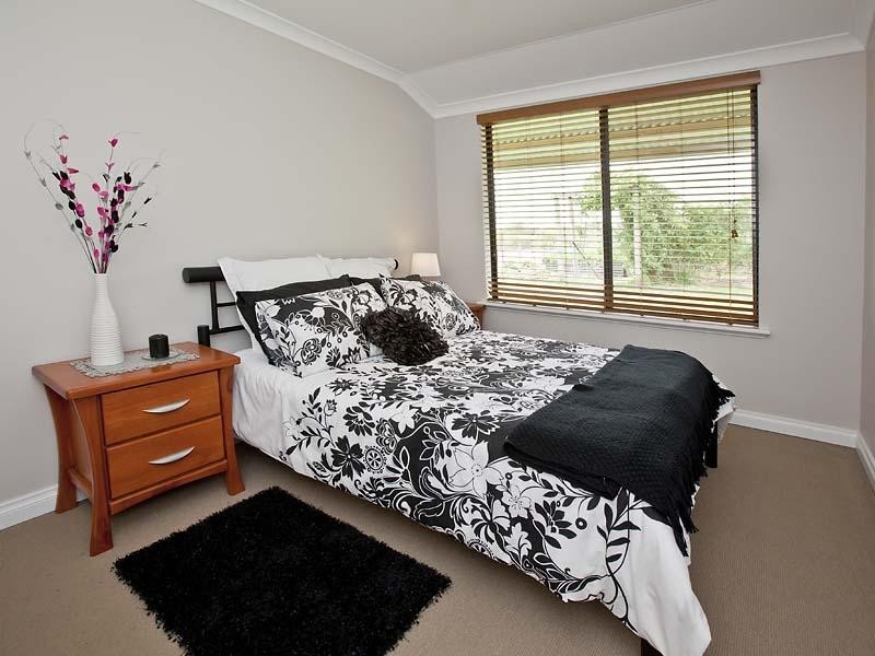 31 Shoulder Close, Wellard WA 6170