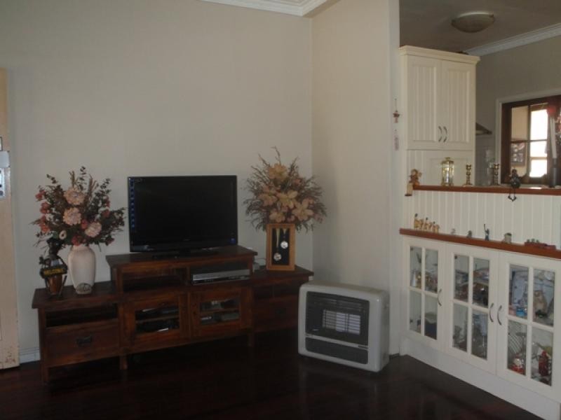 6 Derbal Street, Medina WA 6167