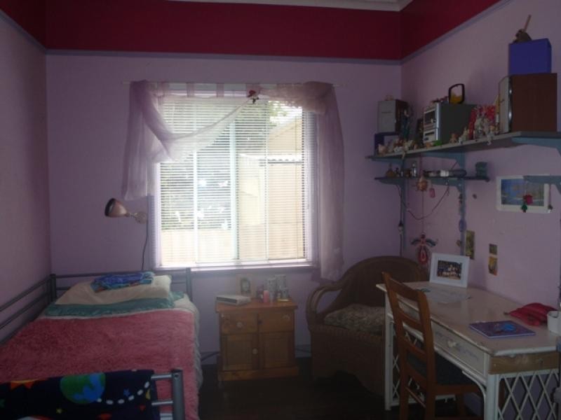 6 Derbal Street, Medina WA 6167