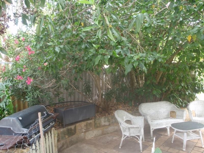 6 Derbal Street, Medina WA 6167