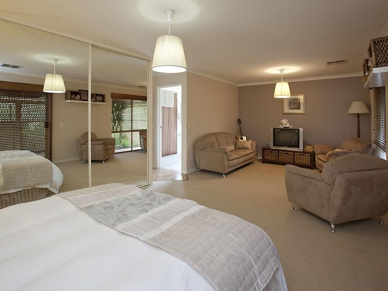 7 Shipwright Avenue, Wellard WA 6170