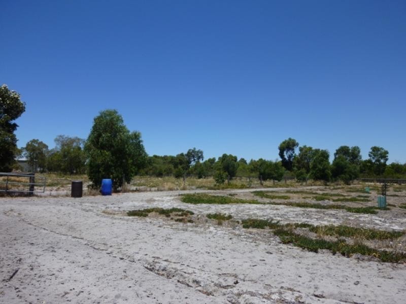 136 Woolcoot Road, Wellard WA 6170