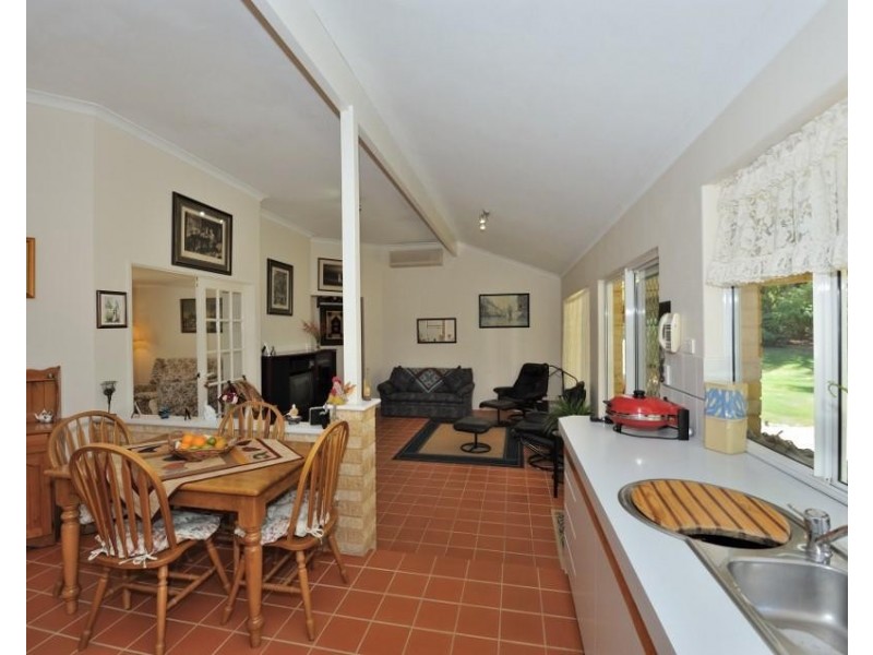 12 Carpenter Retreat, Wellard WA 6170