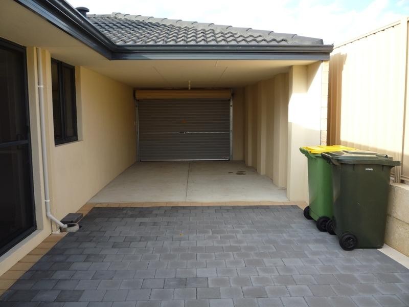 8 Oakham Way, Orelia WA 6167