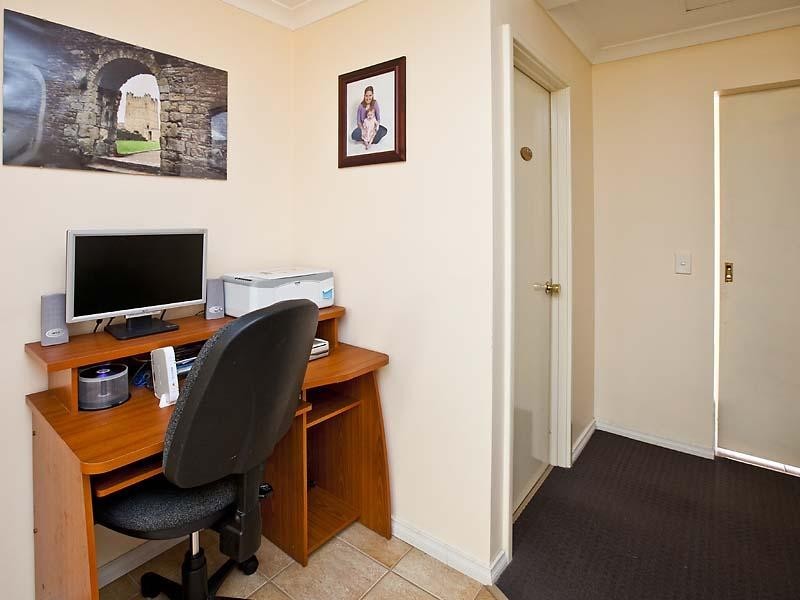 110 Warner Road, Parmelia WA 6167