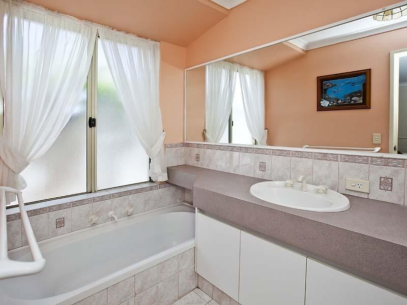 110 Warner Road, Parmelia WA 6167