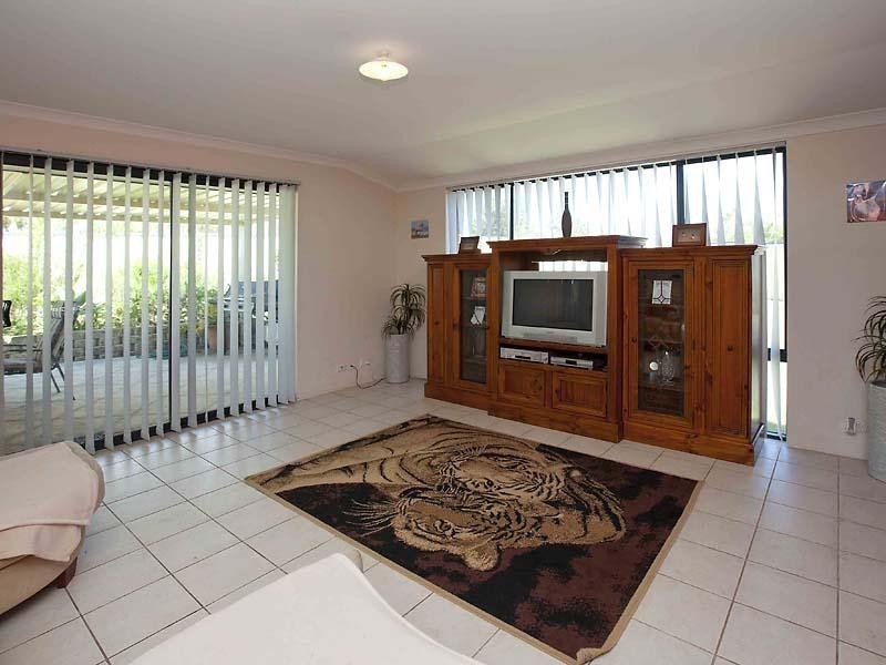 1 Whiteman Crescent, Bertram WA 6167