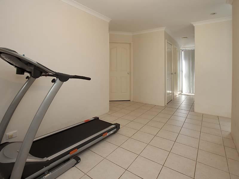 1 Whiteman Crescent, Bertram WA 6167