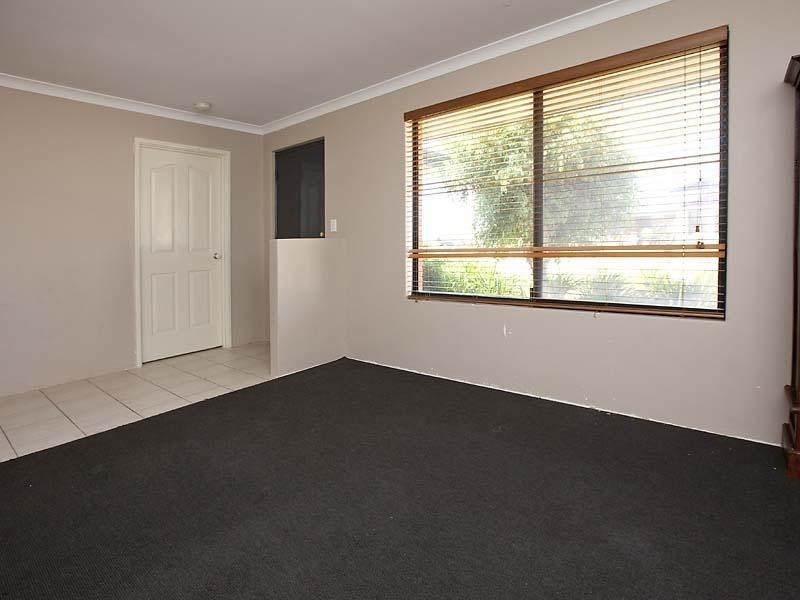 1 Whiteman Crescent, Bertram WA 6167