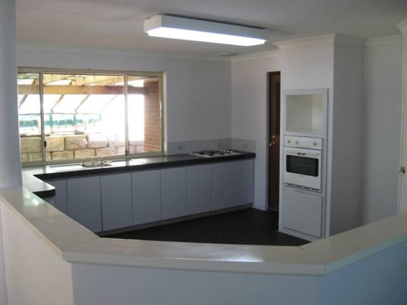 4 Karlak Close, Leda WA 6170