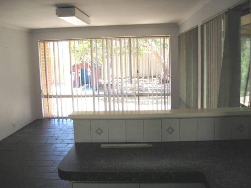 4 Karlak Close, Leda WA 6170