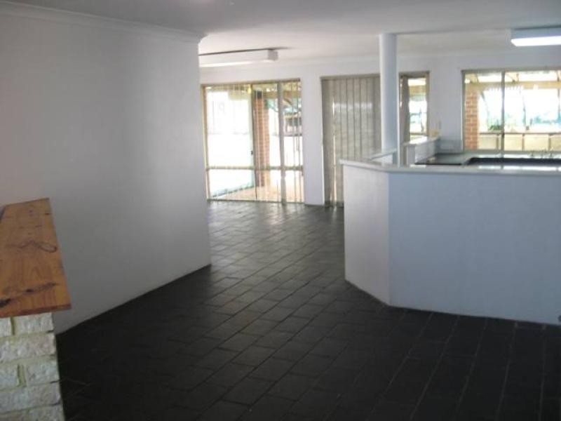 4 Karlak Close, Leda WA 6170