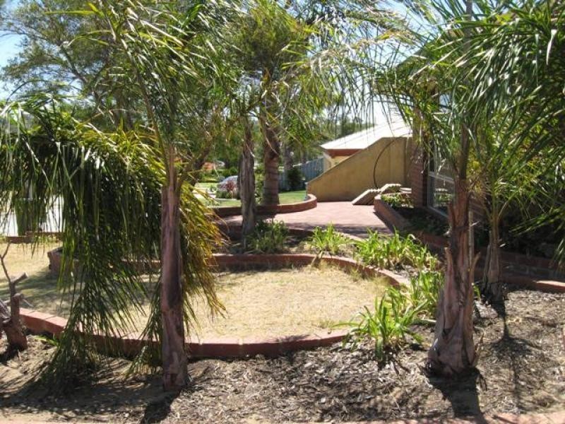 4 Karlak Close, Leda WA 6170