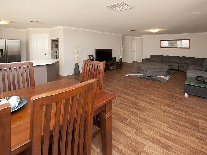 1 Stokesay Street, Orelia WA 6167